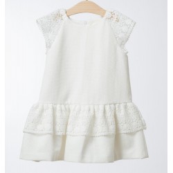 Vestido volantes niña blanco roto de Fina Ejerique